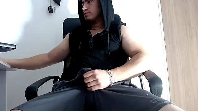 Snapshot of dragon1006 chatting on 02-23-25, 04:46 dragon1006 online show from 02-23-25, 04:46