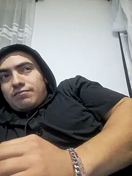 Snapshot of dragon1006 chatting on 03-07-25, 01:31 dragon1006 online show from 03-07-25, 01:31