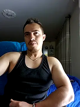 Snapshot of dragon1006 chatting on 11-17-25, 07:03 dragon1006 online show from 11-17-25, 07:03