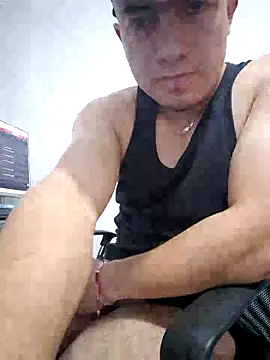 Snapshot of dragon1006 chatting on 05-01-26, 05:45 dragon1006 online show from 05-01-26, 05:45