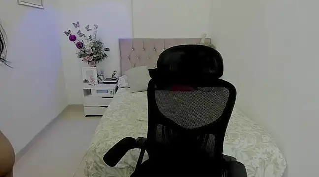 linda zaam83866 online show from 02-06-25, 04:58