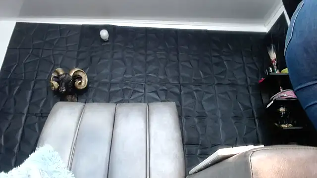 Snapshot of Hanna_Fox_69 chatting on 04-30-26, 11:27 Hanna Fox 69 online show from 04-30-26, 11:27