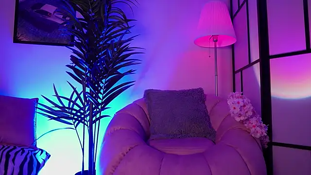 Snapshot of Megga_Bluee chatting on 07-31-26, 11:48 Megga Bluee online show from 07-31-26, 11:48