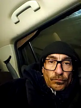 Snapshot of Pumpndeep chatting on 11-28-25, 10:29 Pumpndeep online show from 11-28-25, 10:29