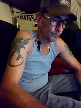 Snapshot of Pumpndeep chatting on 07-16-26, 08:42 Pumpndeep online show from 07-16-26, 08:42