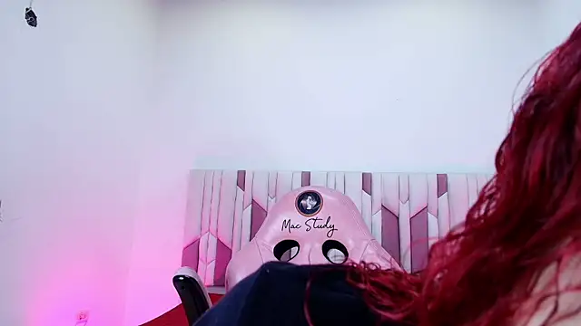 mia stanfort online show from 09-17-25, 07:15