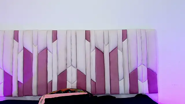 mia stanfort online show from 10-19-25, 07:14