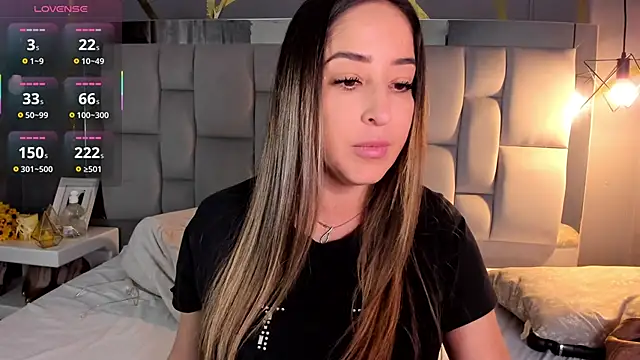 Snapshot of AliceSteel12 chatting on 10-28-25, 11:18 AliceSteel12 online show from 10-28-25, 11:18