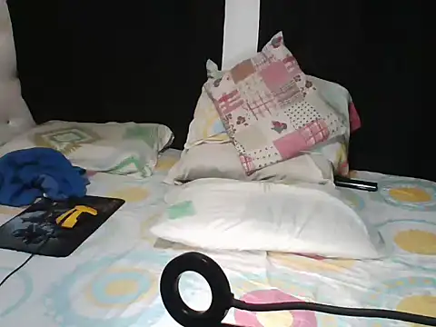 fabyxx07 online show from 12-25-24, 04:44