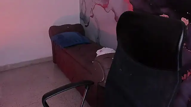 Danielacossio online show from 11-26-25, 04:13