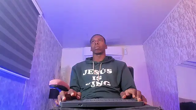 Snapshot of JD_THEBABY chatting on 10-10-25, 12:48 JD THEBABY online show from 10-10-25, 12:48