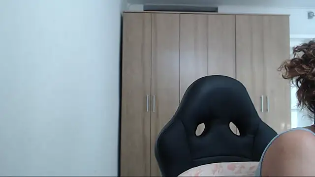 RoxanaLove9 online show from 11-01-25, 07:27