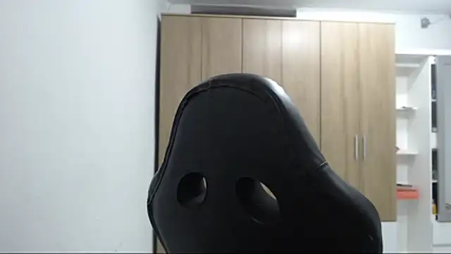 Snapshot of RoxanaLove9 chatting on 06-03-26, 12:35 RoxanaLove9 online show from 06-03-26, 12:35