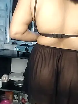 Snapshot of Hottyalia chatting on 02-22-25, 09:37 Hottyalia online show from 02-22-25, 09:37