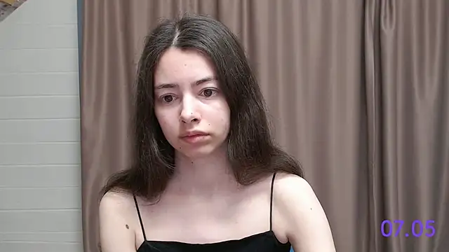 Snapshot of sweet_sweet_angel chatting on 05-07-26, 09:25 sweet sweet angel online show from 05-07-26, 09:25