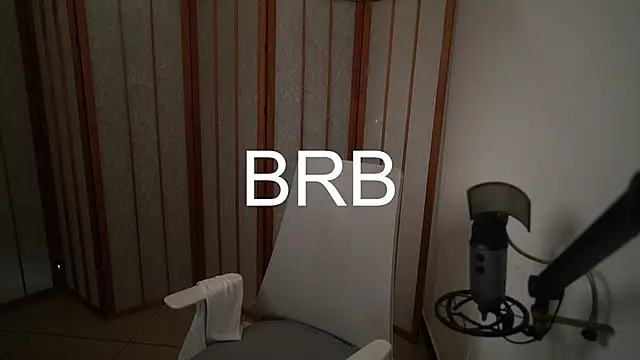 Snapshot of Your_Ice_cream chatting on 12-17-25, 02:12 Your Ice cream online show from 12-17-25, 02:12