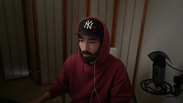 Snapshot of Your_Ice_cream chatting on 01-07-26, 01:13 Your Ice cream online show from 01-07-26, 01:13