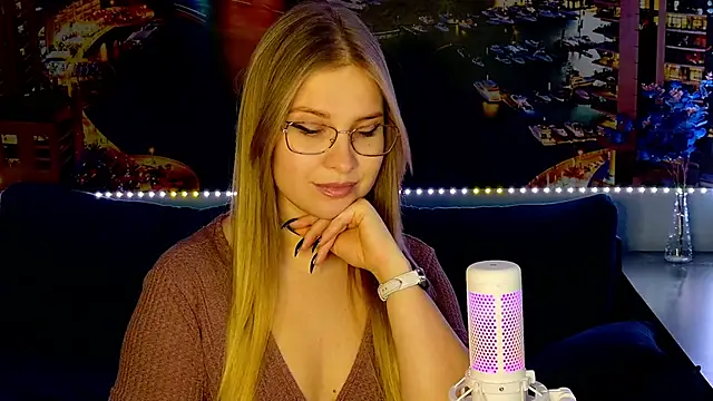 Snapshot of pusyavykusya chatting on 01-17-25, 12:42 pusyavykusya online show from 01-17-25, 12:42