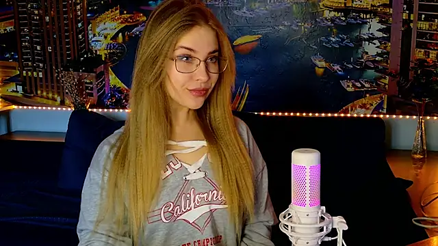 Snapshot of pusyavykusya chatting on 02-11-25, 10:04 pusyavykusya online show from 02-11-25, 10:04