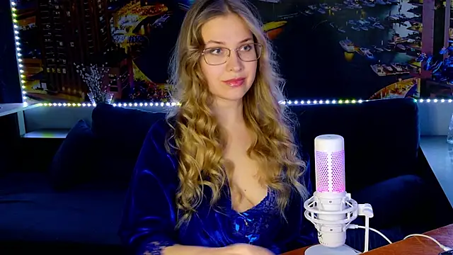 Snapshot of pusyavykusya chatting on 02-16-25, 07:49 pusyavykusya online show from 02-16-25, 07:49