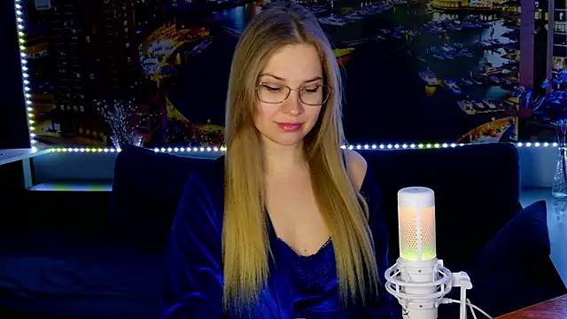 Snapshot of pusyavykusya chatting on 02-18-25, 08:03 pusyavykusya online show from 02-18-25, 08:03