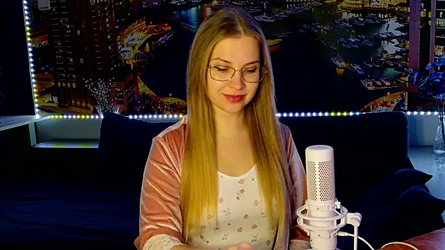 Snapshot of pusyavykusya chatting on 02-19-25, 07:48 pusyavykusya online show from 02-19-25, 07:48