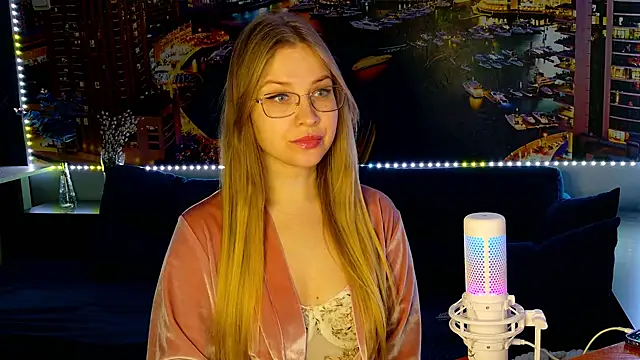 Snapshot of pusyavykusya chatting on 03-11-25, 07:25 pusyavykusya online show from 03-11-25, 07:25