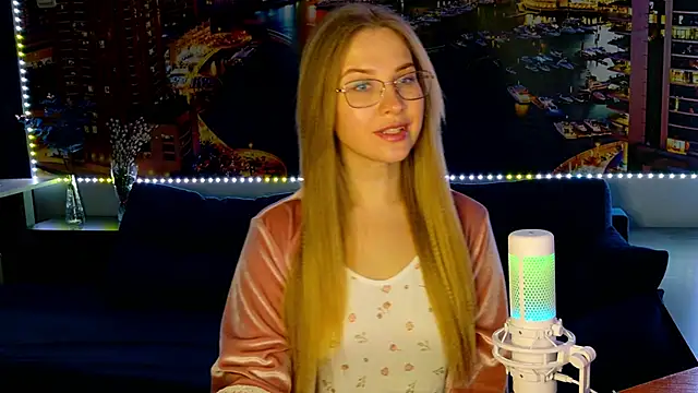 Snapshot of pusyavykusya chatting on 03-12-25, 10:39 pusyavykusya online show from 03-12-25, 10:39