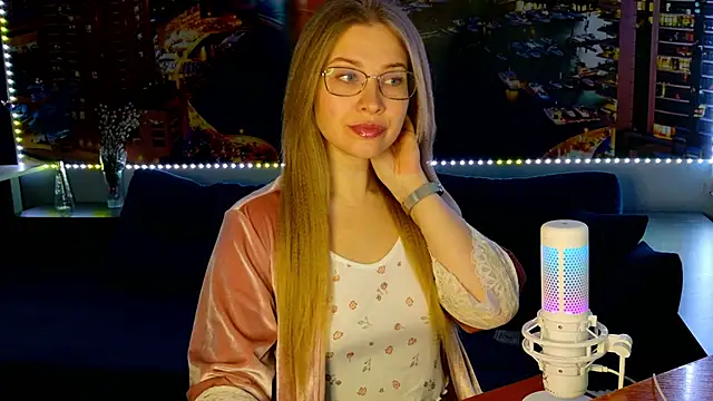 Snapshot of pusyavykusya chatting on 03-15-25, 07:59 pusyavykusya online show from 03-15-25, 07:59