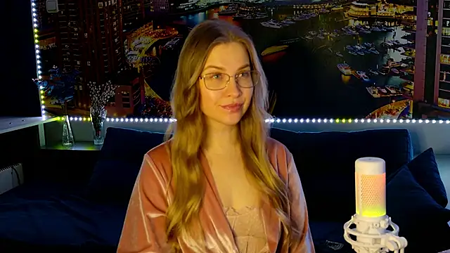 Snapshot of pusyavykusya chatting on 03-18-25, 07:42 pusyavykusya online show from 03-18-25, 07:42