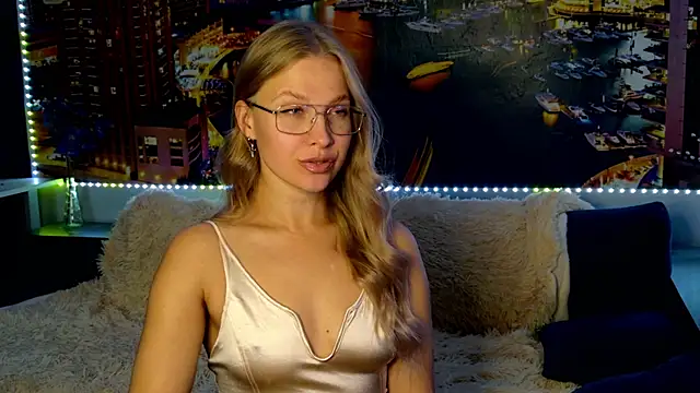 Snapshot of pusyavykusya chatting on 10-01-25, 10:21 pusyavykusya online show from 10-01-25, 10:21