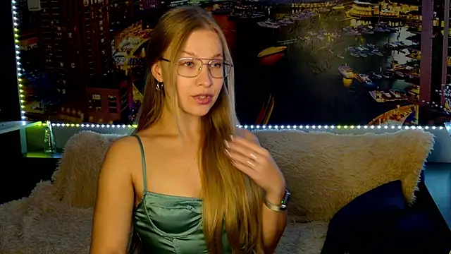 Snapshot of pusyavykusya chatting on 10-12-25, 07:13 pusyavykusya online show from 10-12-25, 07:13