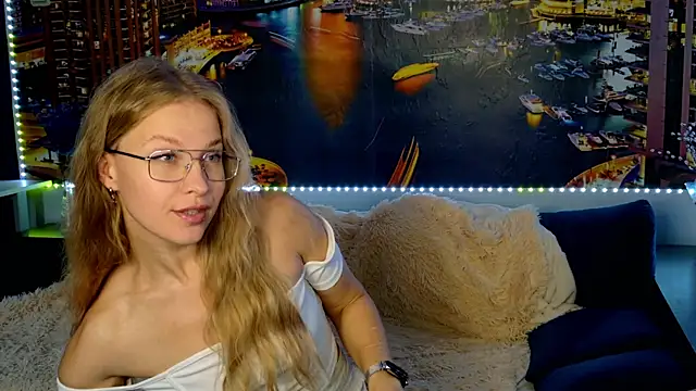 Snapshot of pusyavykusya chatting on 10-16-25, 09:54 pusyavykusya online show from 10-16-25, 09:54