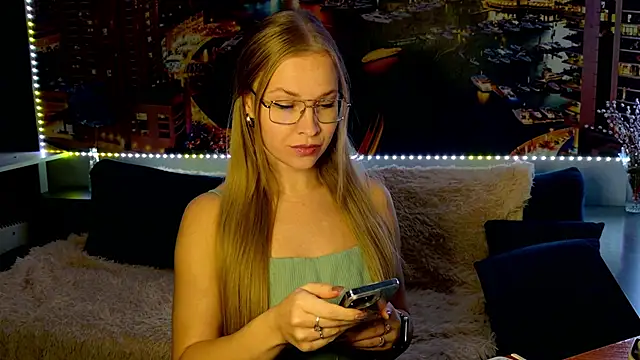 Snapshot of pusyavykusya chatting on 11-01-25, 08:00 pusyavykusya online show from 11-01-25, 08:00