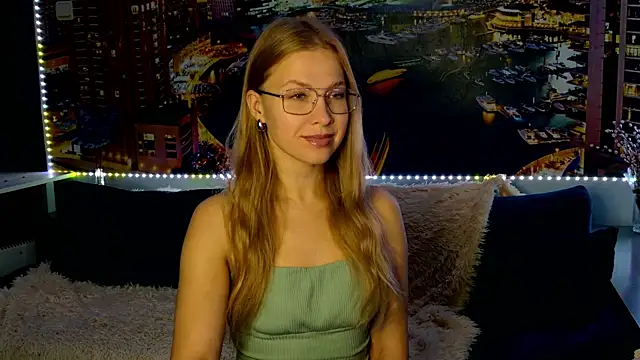 Snapshot of pusyavykusya chatting on 11-06-25, 11:22 pusyavykusya online show from 11-06-25, 11:22