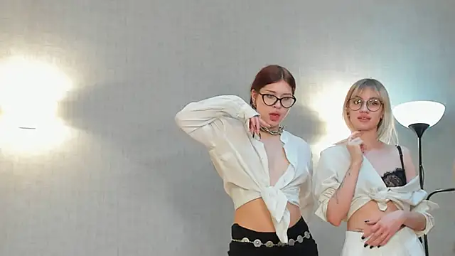 Snapshot of lina_x_x chatting on 03-01-25, 10:45 lina x x online show from 03-01-25, 10:45