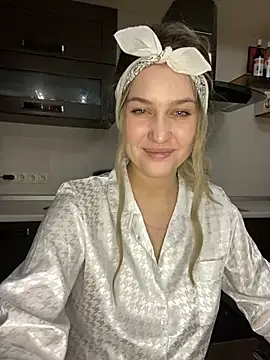 KikiWatson online show from 12-23-24, 03:01