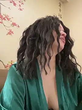 KikiWatson online show from 02-16-25, 12:32