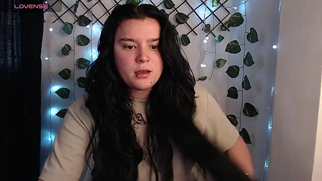 Snapshot of Nika_1_ chatting on 05-02-26, 09:42 Nika 1 online show from 05-02-26, 09:42