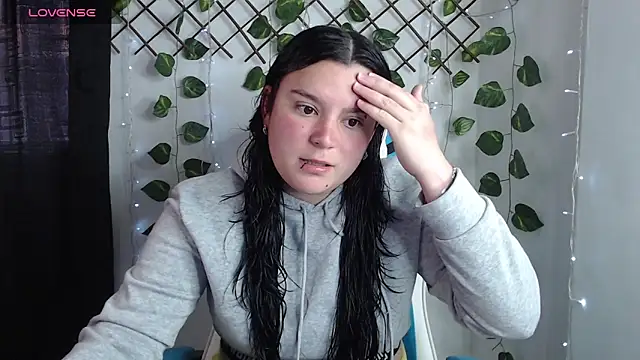 Snapshot of Nika_1_ chatting on 05-06-26, 09:31 Nika 1 online show from 05-06-26, 09:31