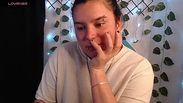 Snapshot of Nika_1_ chatting on 05-13-26, 11:55 Nika 1 online show from 05-13-26, 11:55