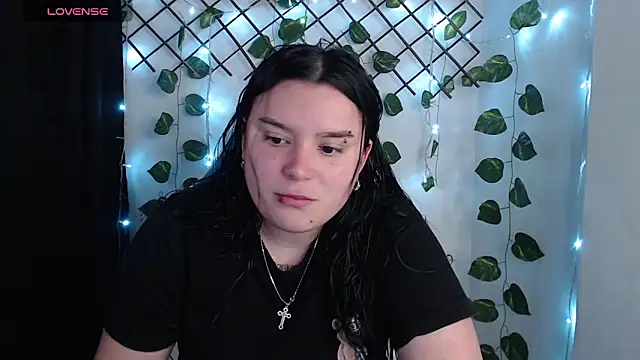 Snapshot of Nika_1_ chatting on 05-22-26, 11:32 Nika 1 online show from 05-22-26, 11:32