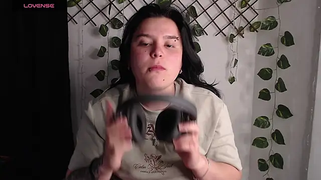 Snapshot of Nika_1_ chatting on 05-24-26, 01:21 Nika 1 online show from 05-24-26, 01:21