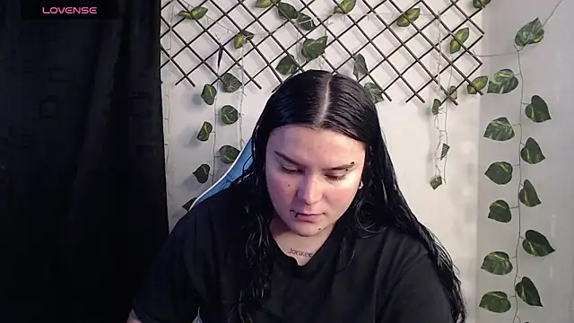 Snapshot of Nika_1_ chatting on 06-05-26, 01:01 Nika 1 online show from 06-05-26, 01:01