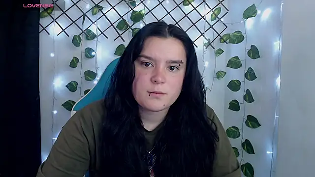 Snapshot of Nika_1_ chatting on 06-12-26, 12:31 Nika 1 online show from 06-12-26, 12:31