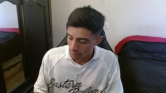 Snapshot of kv___xxx_ chatting on 09-13-25, 04:40 kv   xxx  online show from 09-13-25, 04:40