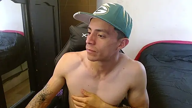 Snapshot of kv___xxx_ chatting on 09-25-25, 04:11 kv   xxx  online show from 09-25-25, 04:11