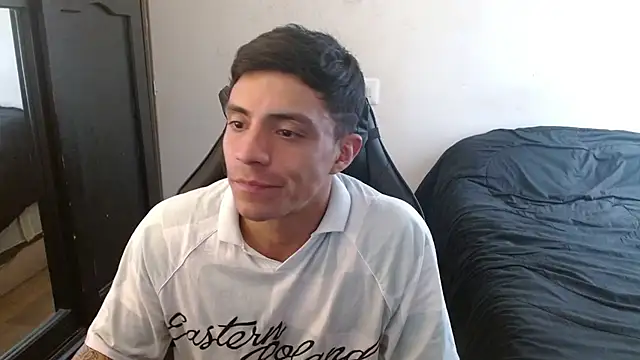 Snapshot of kv___xxx_ chatting on 09-27-25, 07:19 kv   xxx  online show from 09-27-25, 07:19