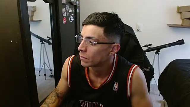 kv   xxx  online show from 04-11-26, 07:51