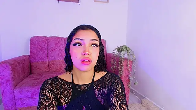 Sara Jhonson online show from 11-21-25, 11:25